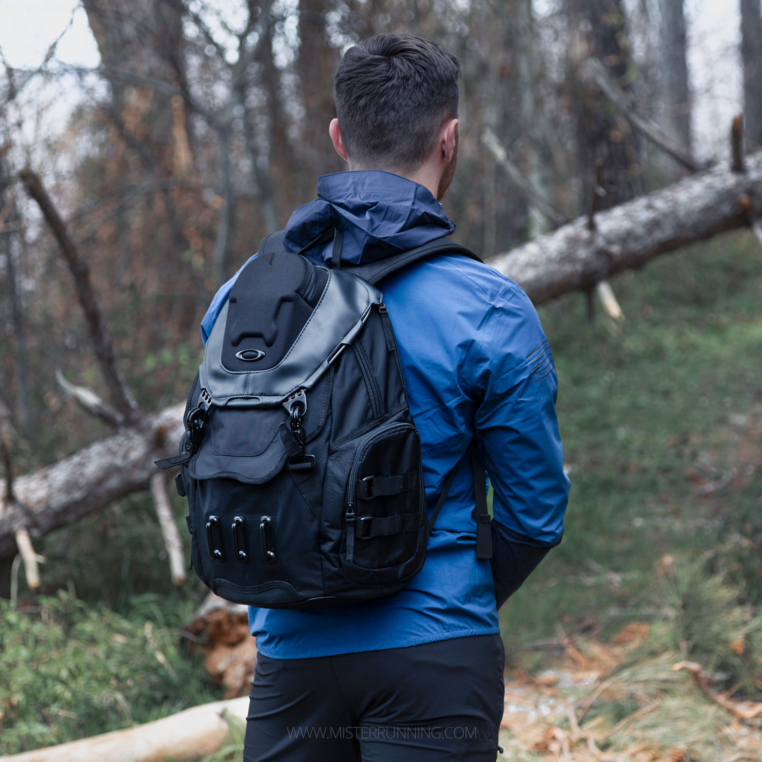 oakley bathroom sink backpack review