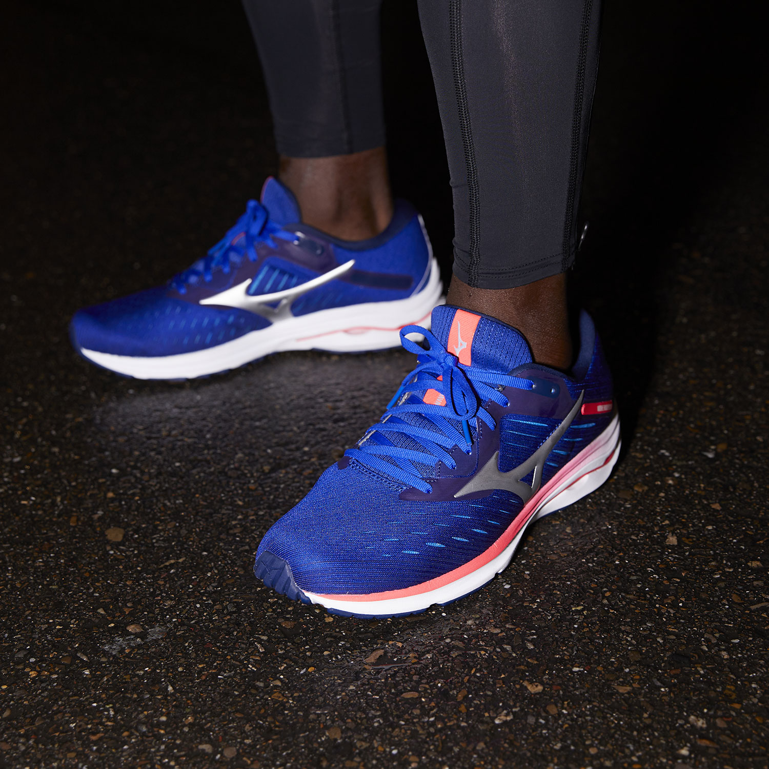 mizuno wave rider 24