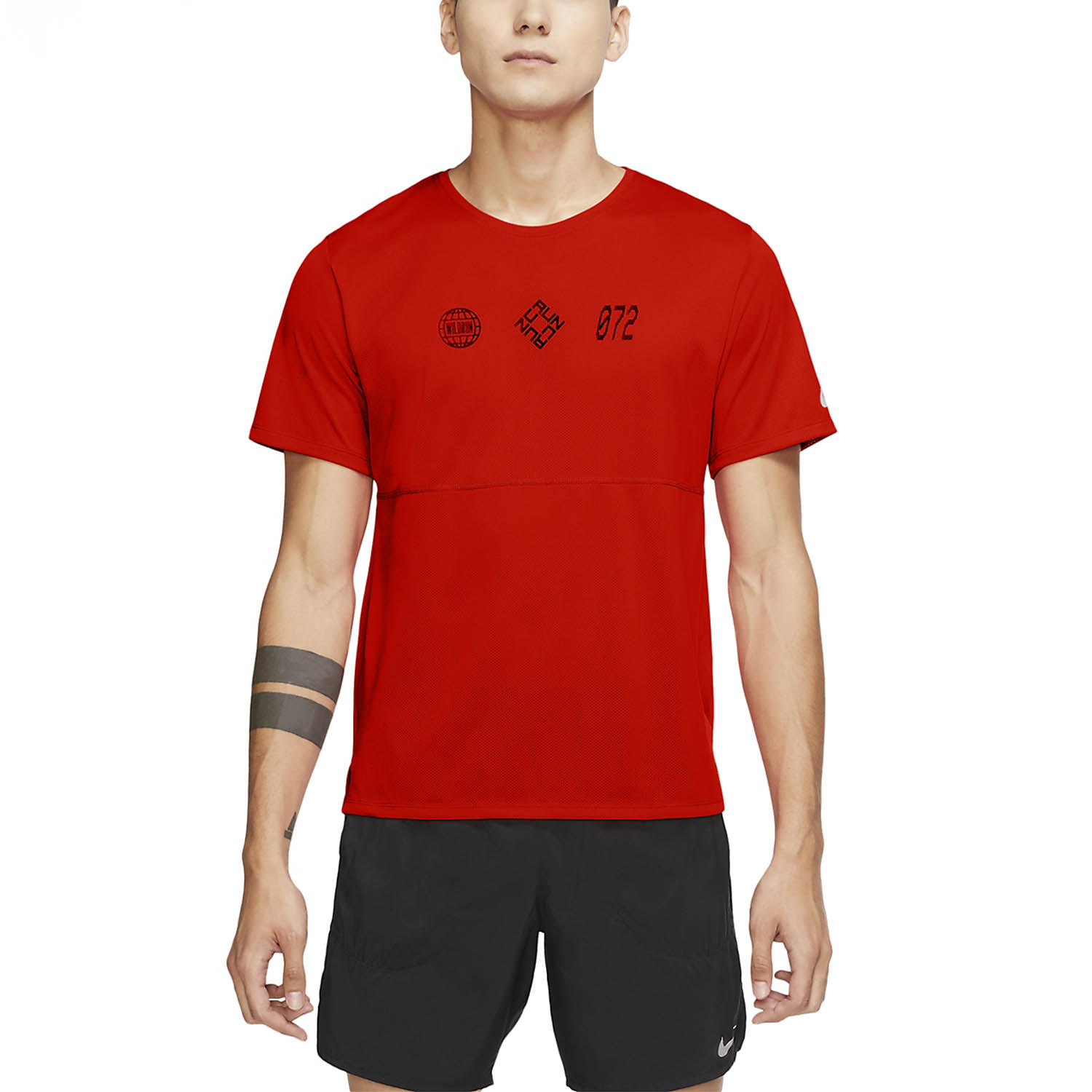 chile red nike shirt