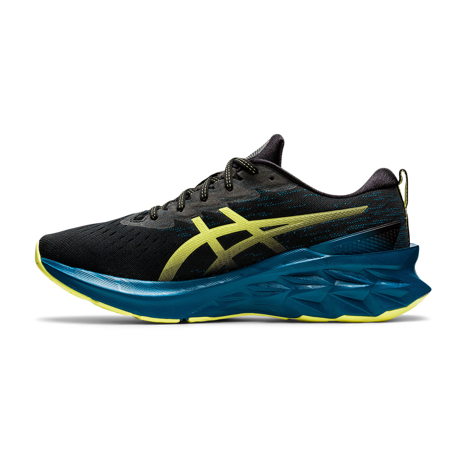 asics novablast 2 vs nike invincible