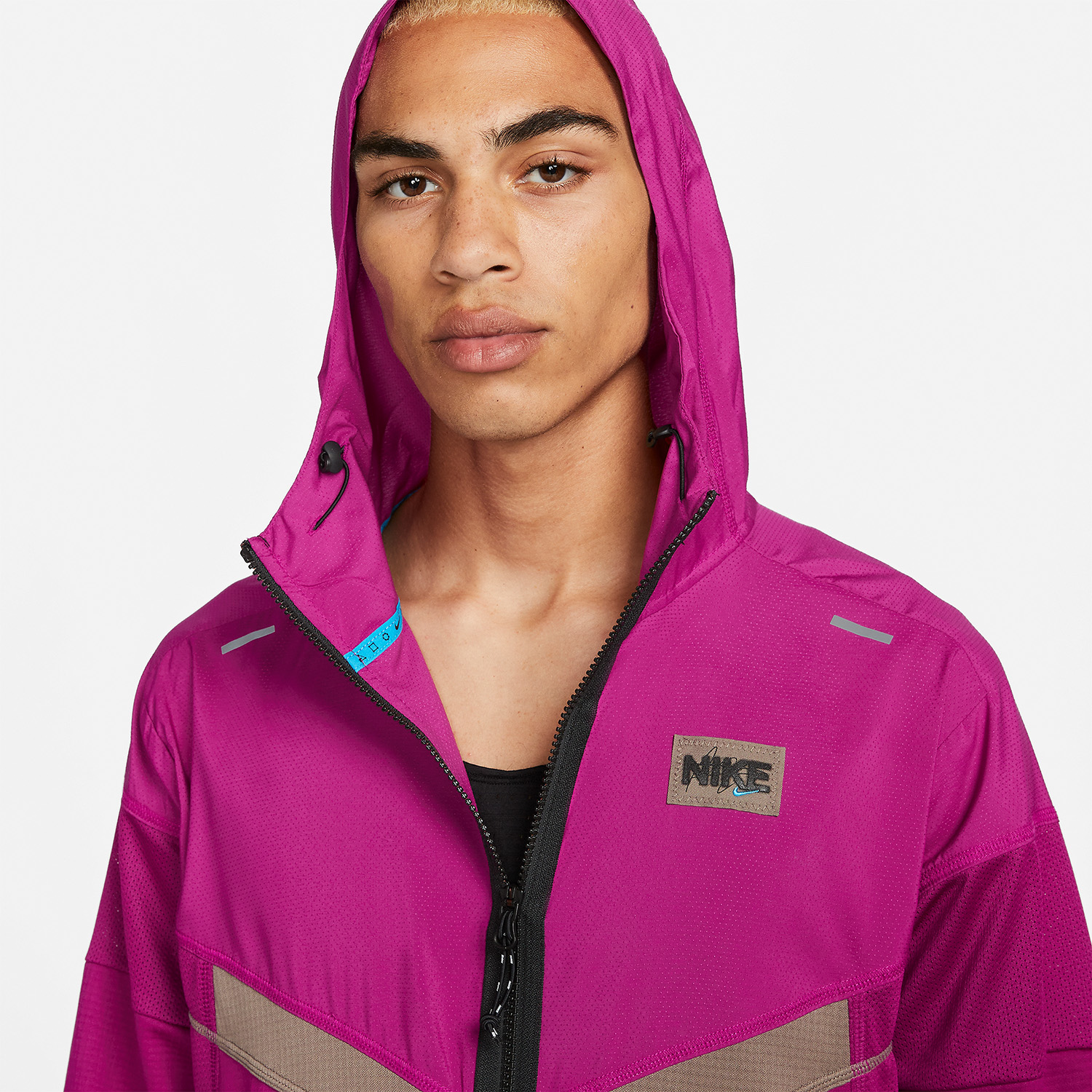 Nike Windrunner Logo Men's Running Jacket - Dynamic Berry