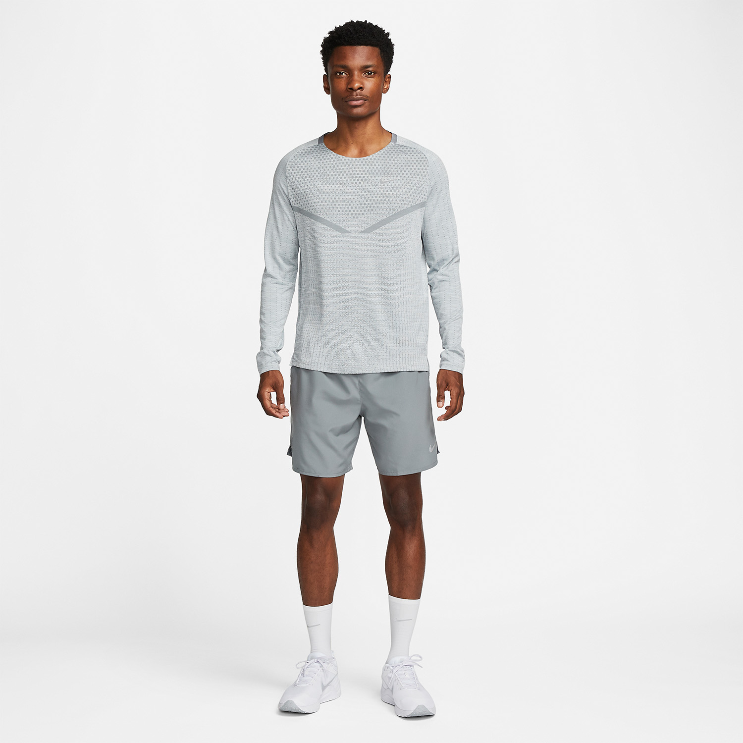 Nike Challenger Logo 7in Shorts - Smoke Grey/Reflective Silver