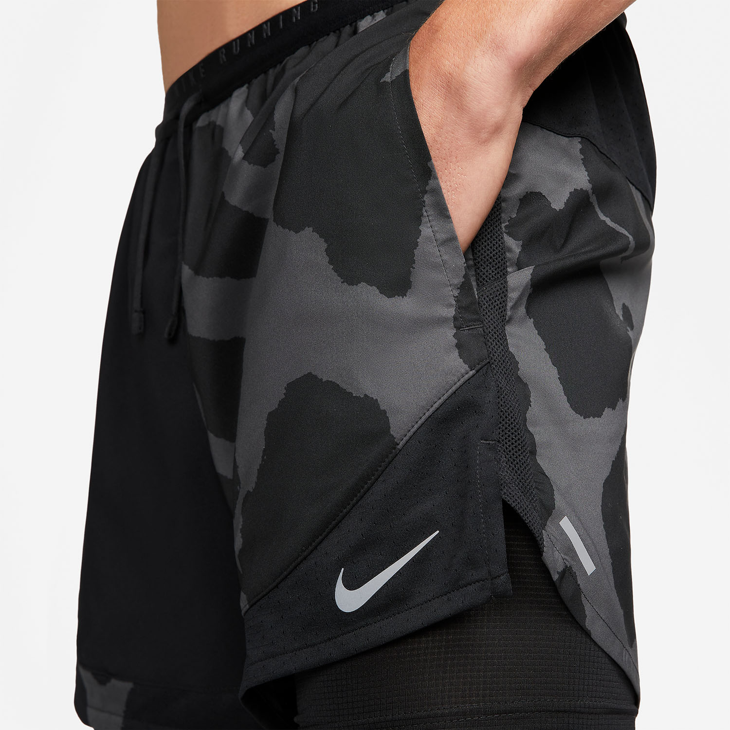 Nike Dri-FIT Stride Division 2 in 1 5in Pantaloncini - Black/Reflective Silver