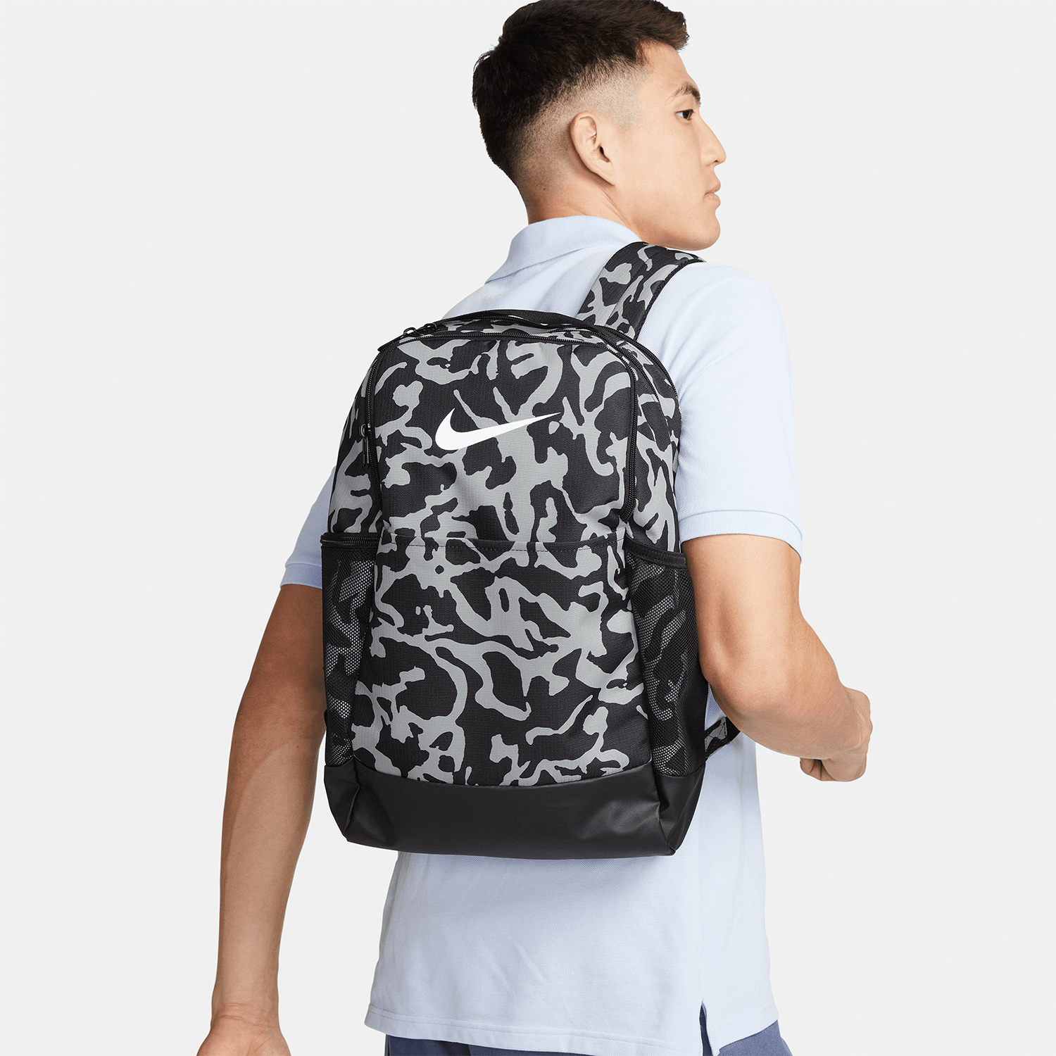 Nike Brasilia Training Backpack - Black/Light Smoke Grey/White