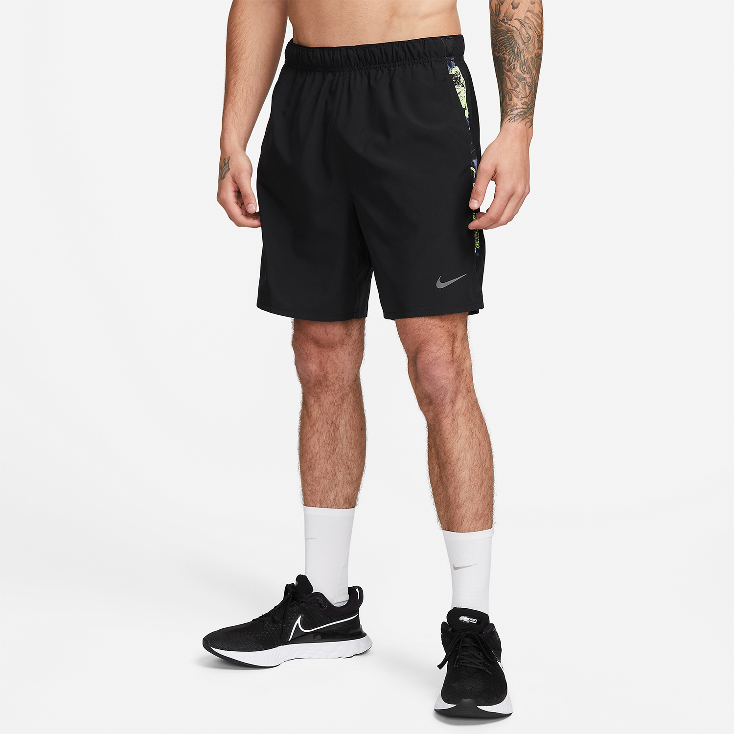 Nike Dri-FIT Challenger Studio 72 7in Shorts - Black