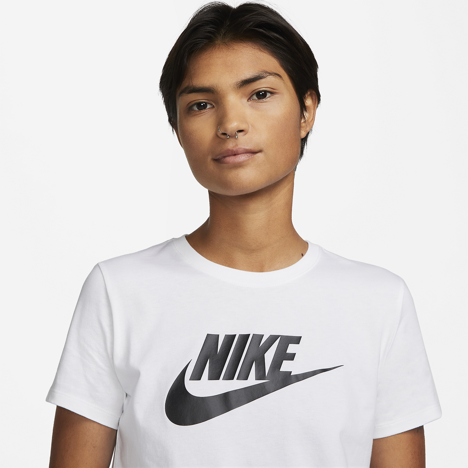 Nike Club Essentials T-Shirt - White/Black