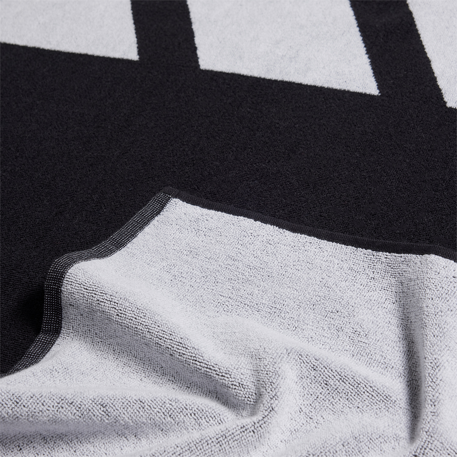 adidas 3 Bar Large Hand towel - Black/White