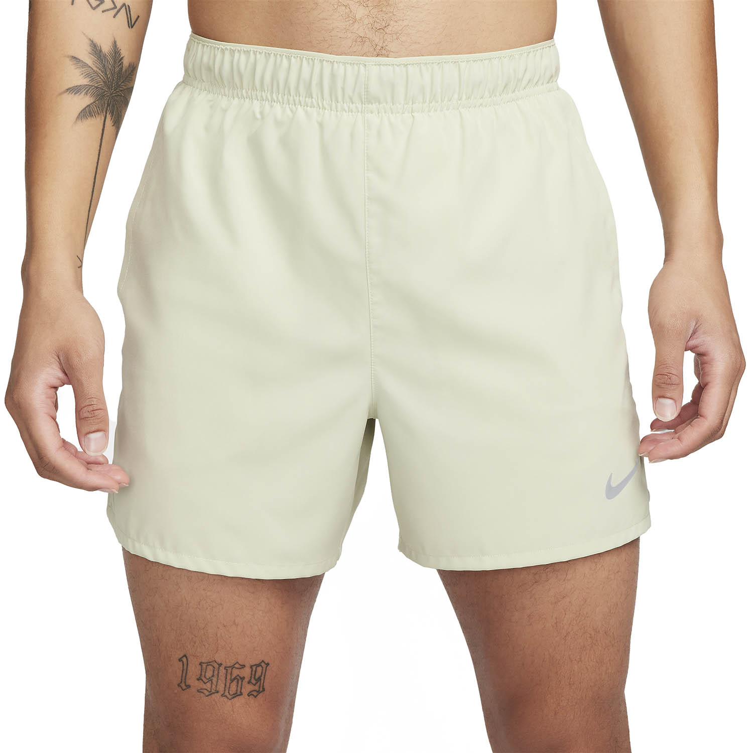 Nike Challenger 5in Shorts - Olive Aura/Reflective Silver