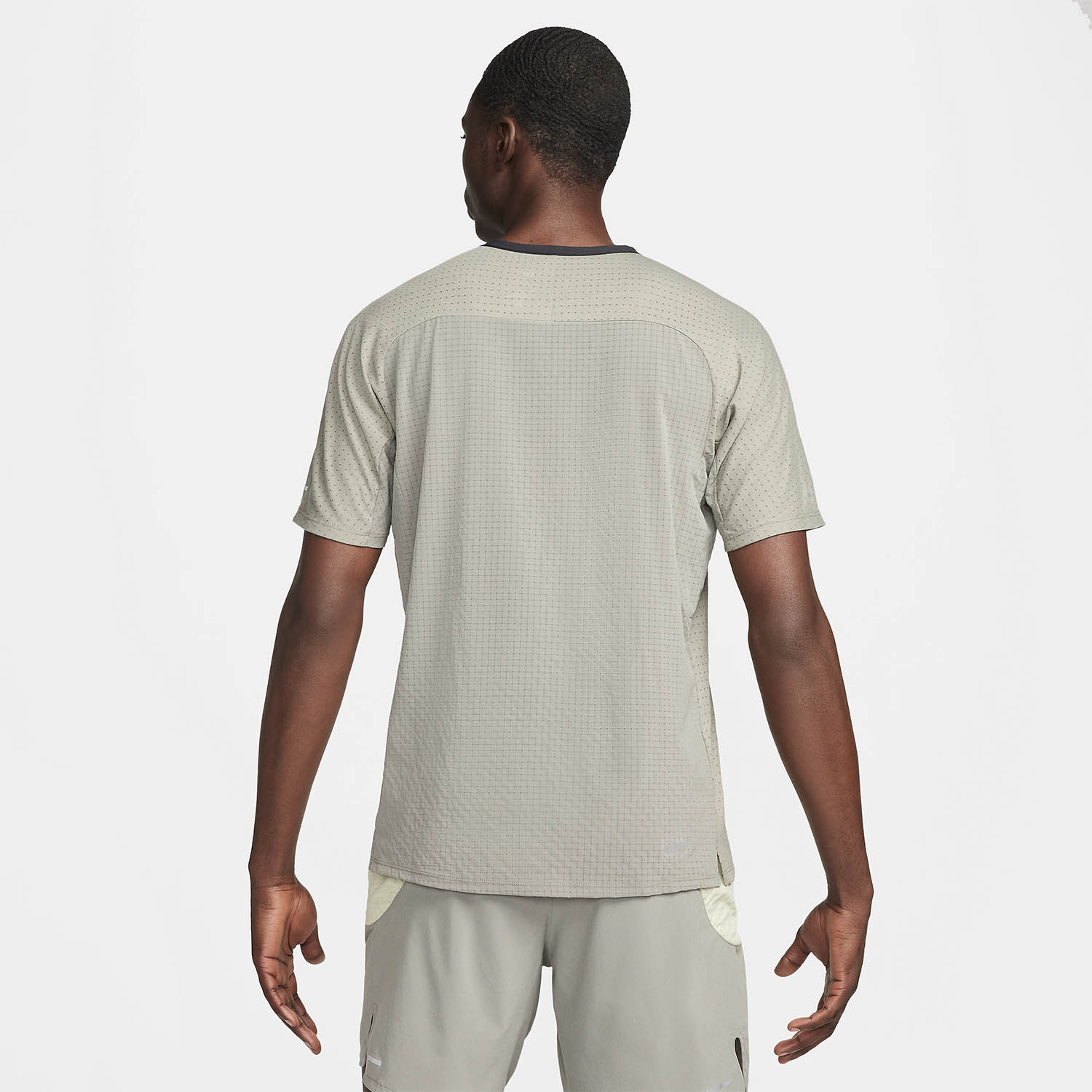 Nike Dri-FIT Solar Chase Camiseta - Dark Stucco/Summit White