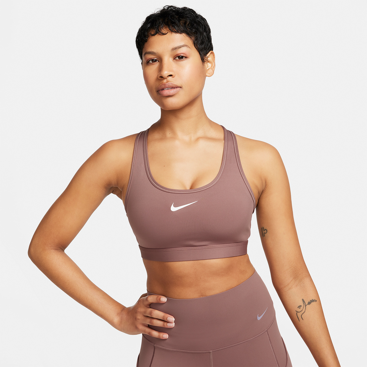 Nike Women's Swoosh Futura Sports Bra (L, White)