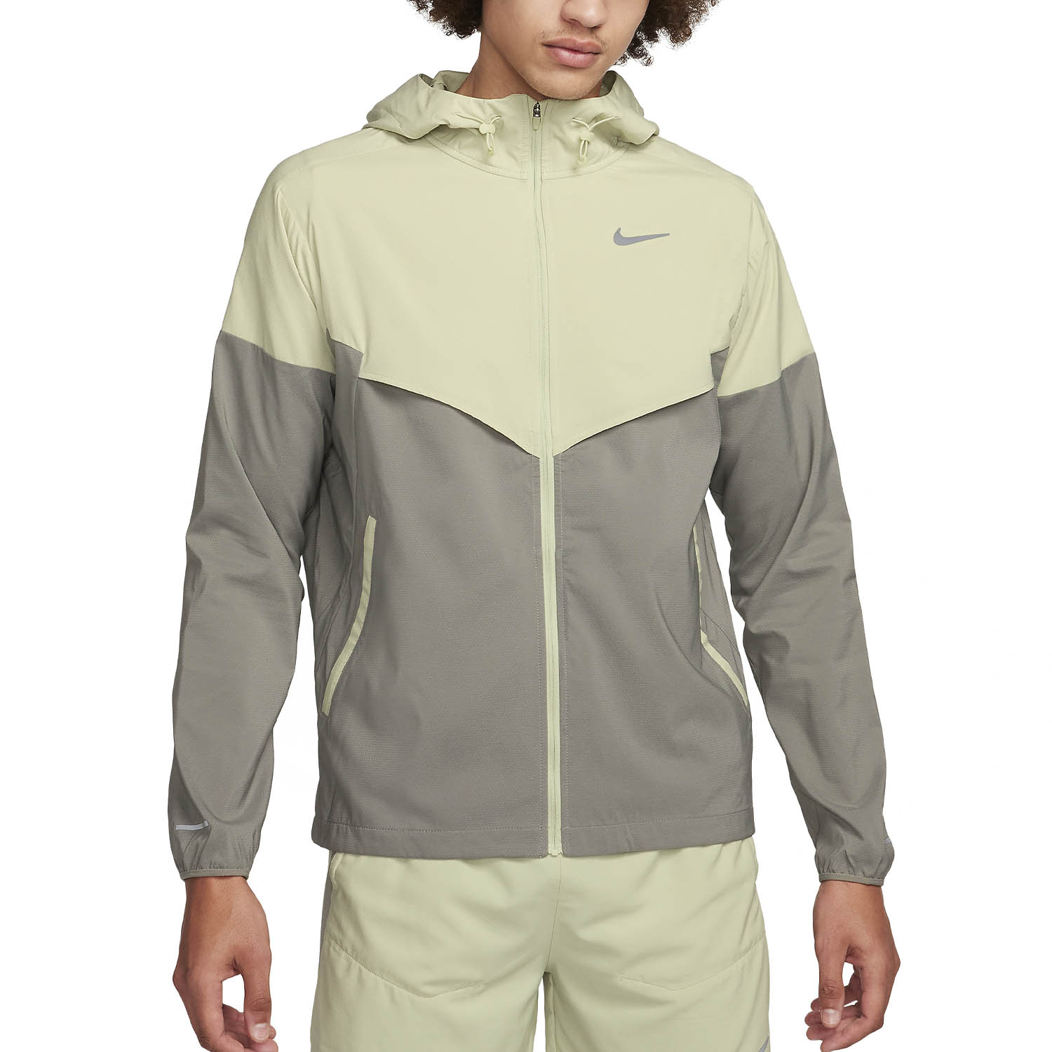 Nike Light Windrunner Giacca - Olive Aura/Dark Stucco/Reflective Silver