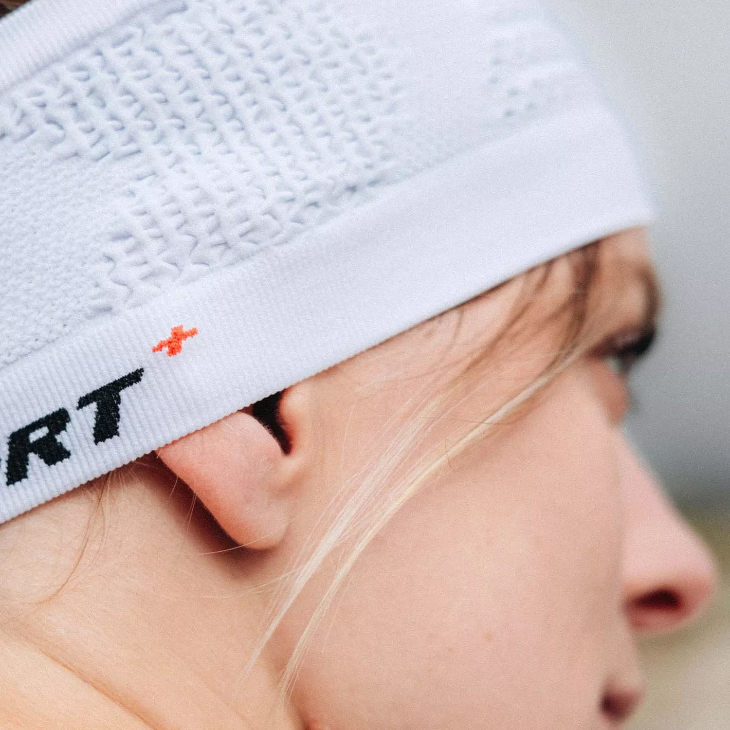 Compressport On/Off Fascia - White