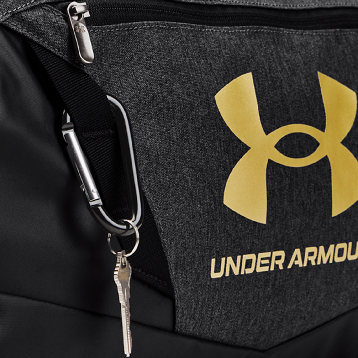 Under Armour Undeniable 5.0 Bolso Pequeño - Black Medium Heather/Black/Metallic Gold