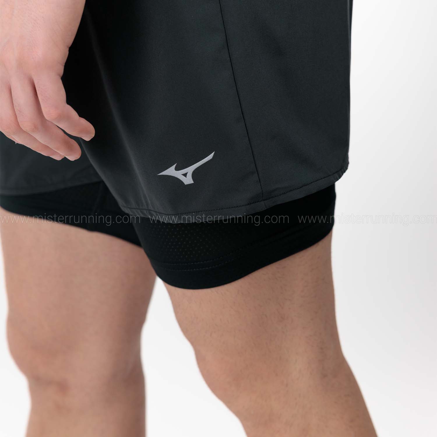 Mizuno ER 2 in 1 5.5in Pantaloncini - Black