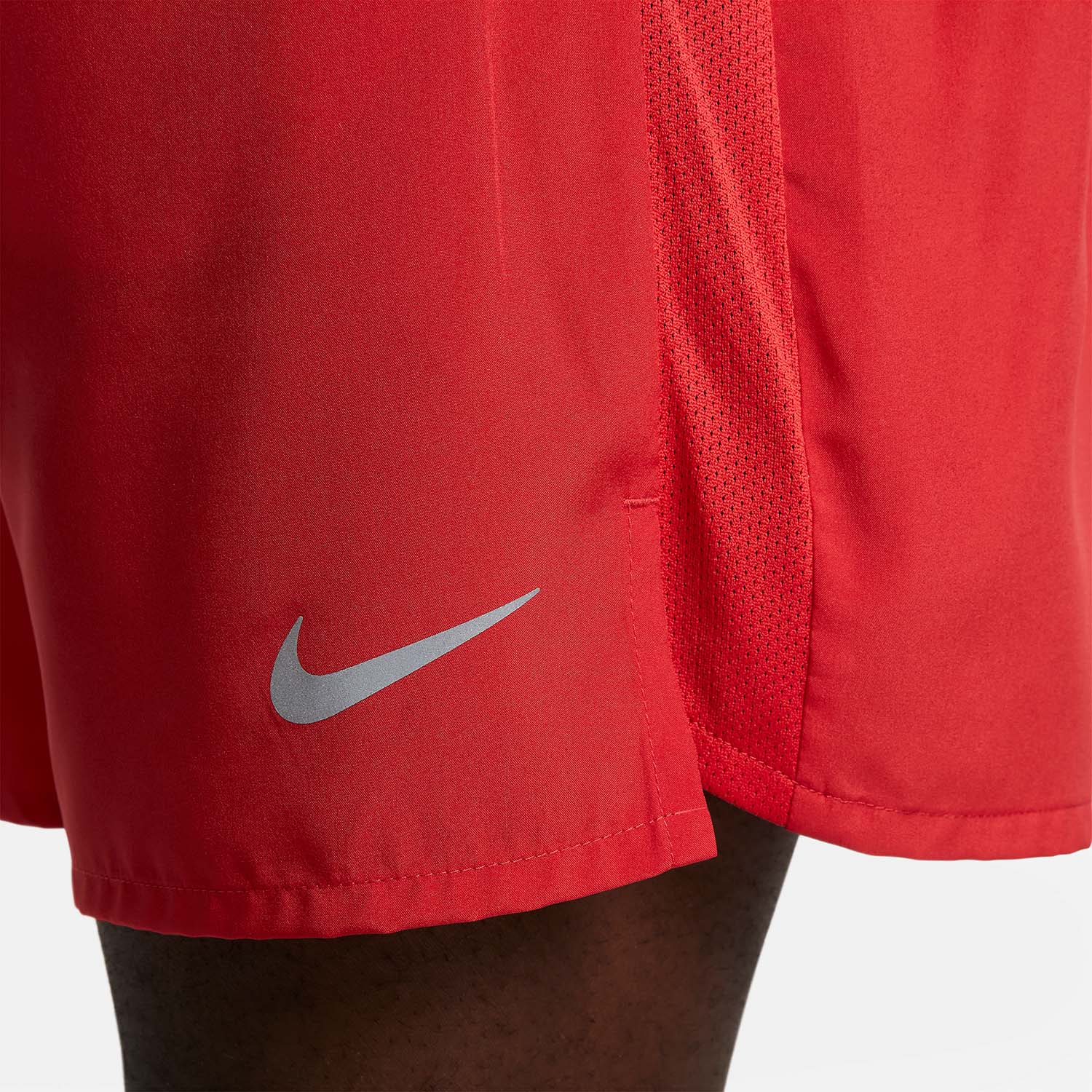 Nike Challenger Logo 7in Pantaloncini - University Red/Reflective Silver