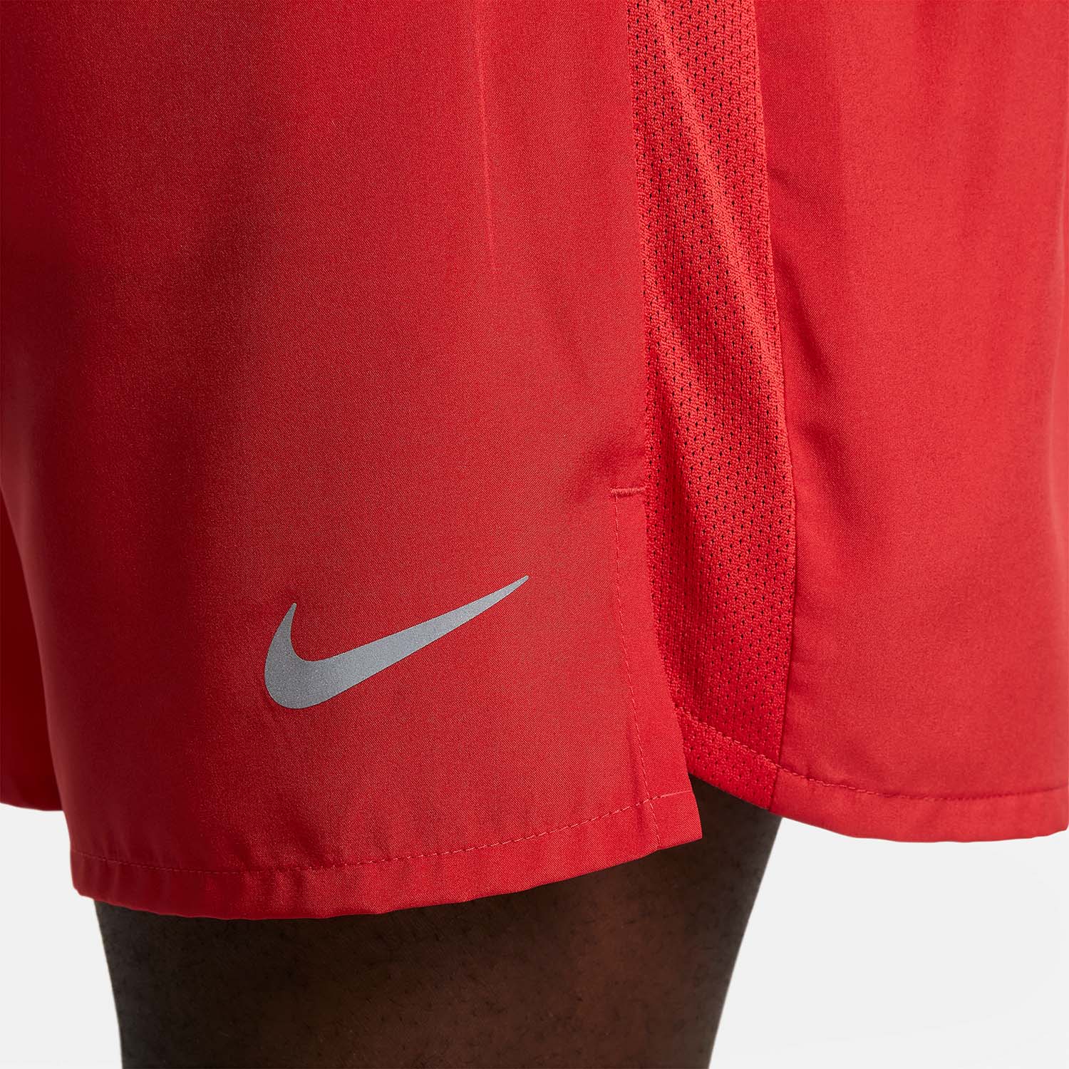 Nike Challenger Logo 7in Shorts - University Red/Reflective Silver