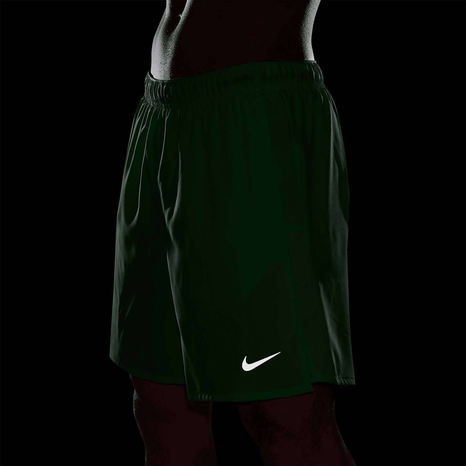 Nike Challenger Logo 7in Shorts - Vapor Green/Reflective Silver