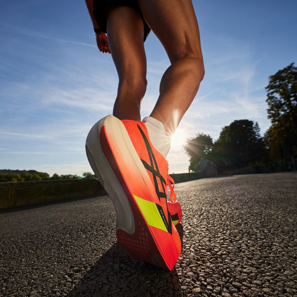 Asics METASPEED Sky Paris: Innovazione e Performance per Runners