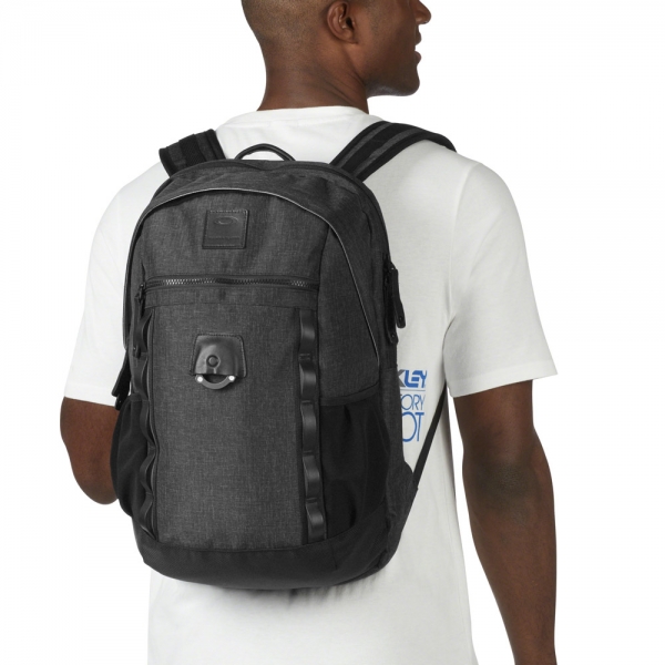 oakley voyage 2.0 backpack