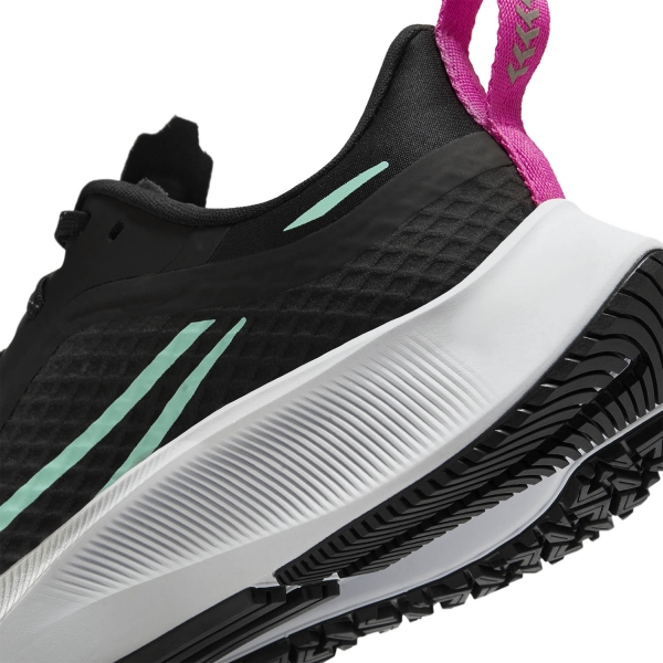 Nike Air Zoom Pegasus 37 Shield - Black/Aurora Green/Dark Smoke Grey