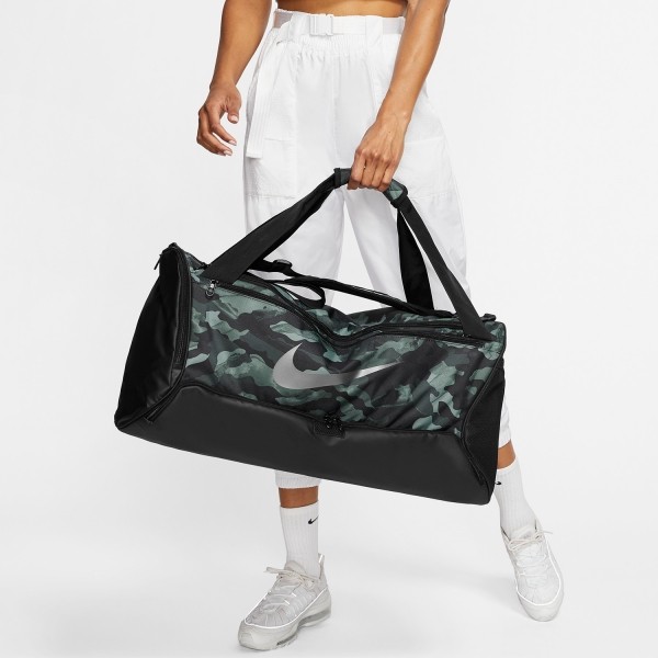 Nike Brasilia 9.0 Printed Medium Duffle - Light Smoke Grey/Black/Metallic Cool Grey