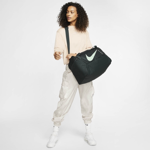 Nike Brasilia 9.0 Small Duffle - Seaweed/Pistachio Frost