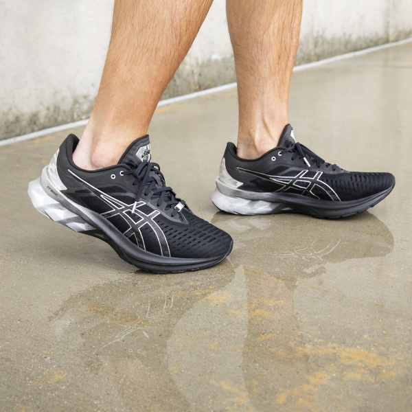 Asics Novablast Platinum - Black/Pure Silver