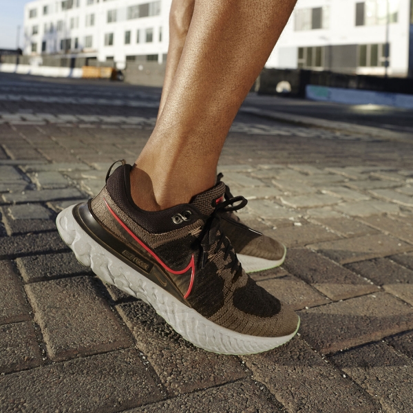 Nike React Infinity Run Flyknit 2 - Ridgerock/Chile Red/Black/Green Glow
