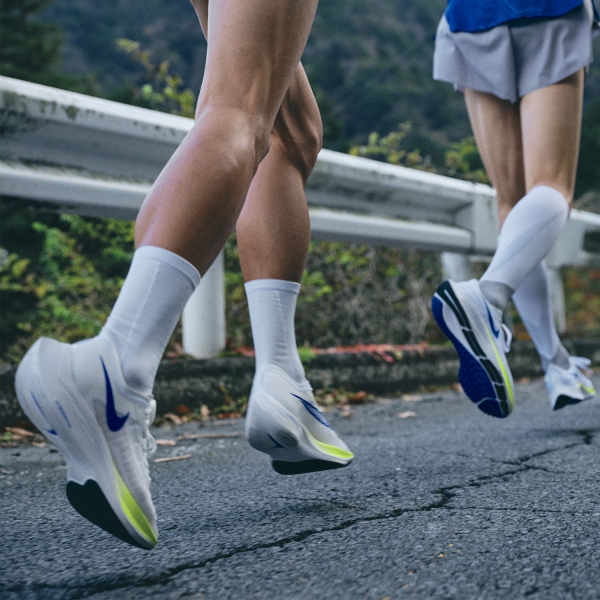 Nike ZoomX Vaporfly Next% - White/Racer Blue/Cyber/Black