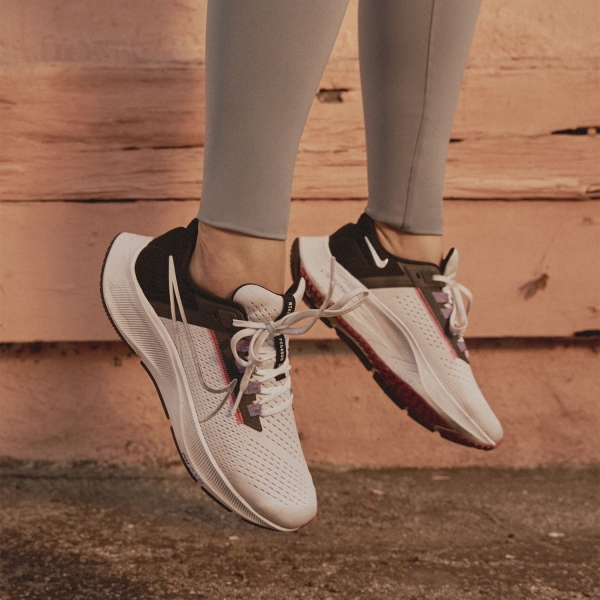 Nike Air Zoom Pegasus 38 - White/Metallic Silver/Black