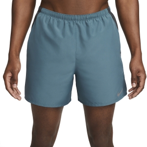 Pantalone cortos Running Hombre Nike Challenger 5in Shorts  Ash Green/Dark Smoke Grey/Reflective Silver CZ9062058