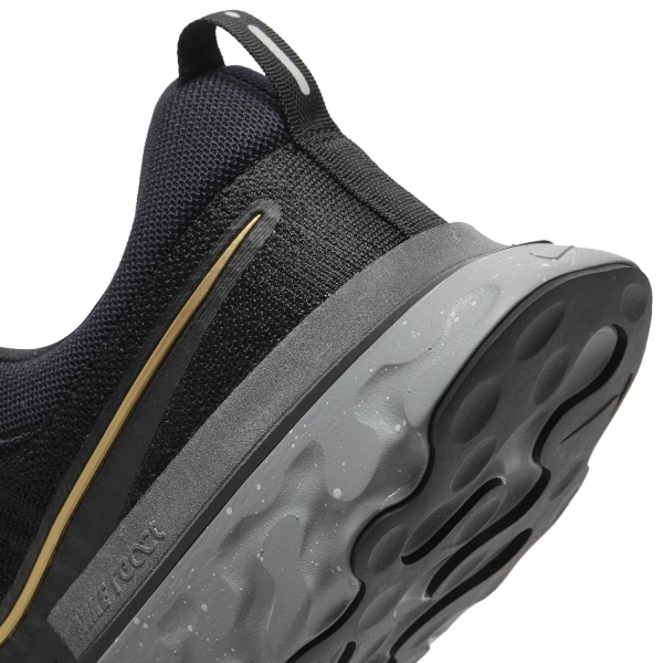 Nike React Infinity Run Flyknit 2 - Black/Metallic Gold/Smoke Grey