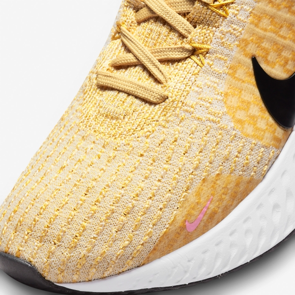 Nike React Infinity Run Flyknit 3 - Wheat Gold/Black/Pink Spell/Light Cream