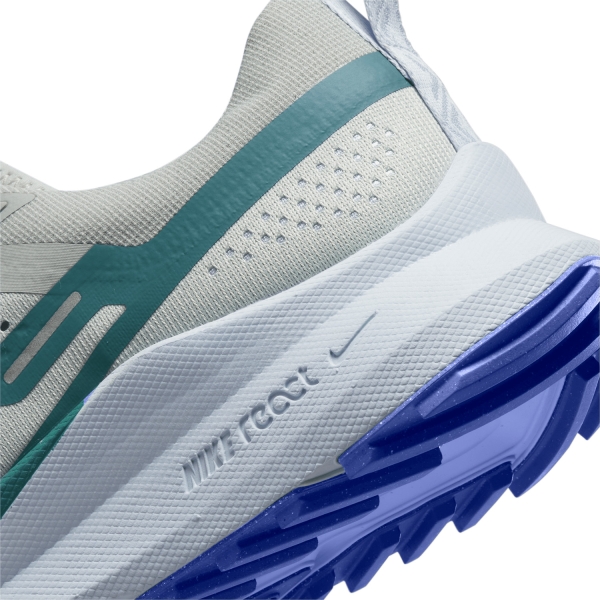 Nike React Pegasus Trail 4 - Light Silver/Mineral Teal/Racer Blue