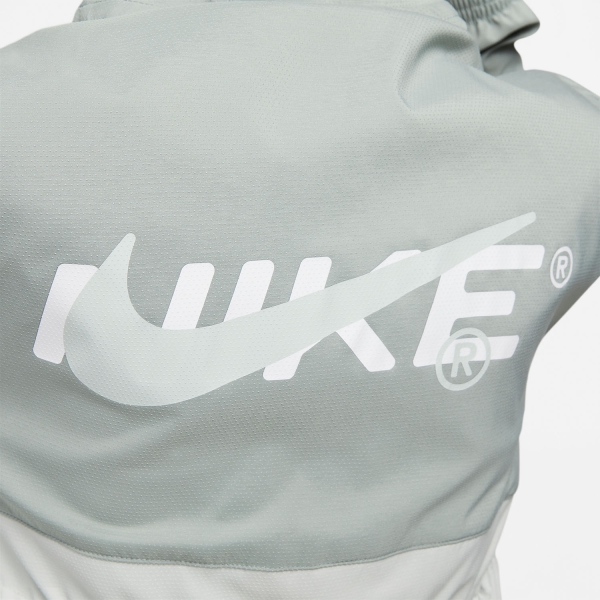 Light gray nike 2025 jacket
