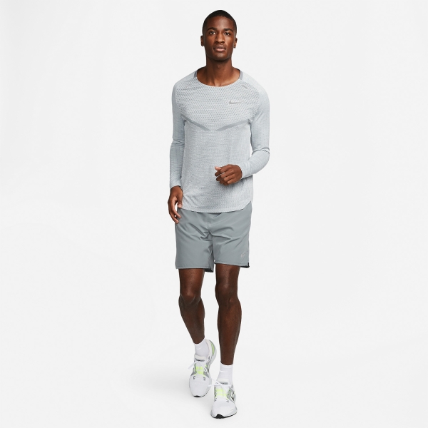 Nike Challenger 2 in 1 7in Pantaloncini - Smoke Grey/Dark Smoke Grey/Reflective Silver