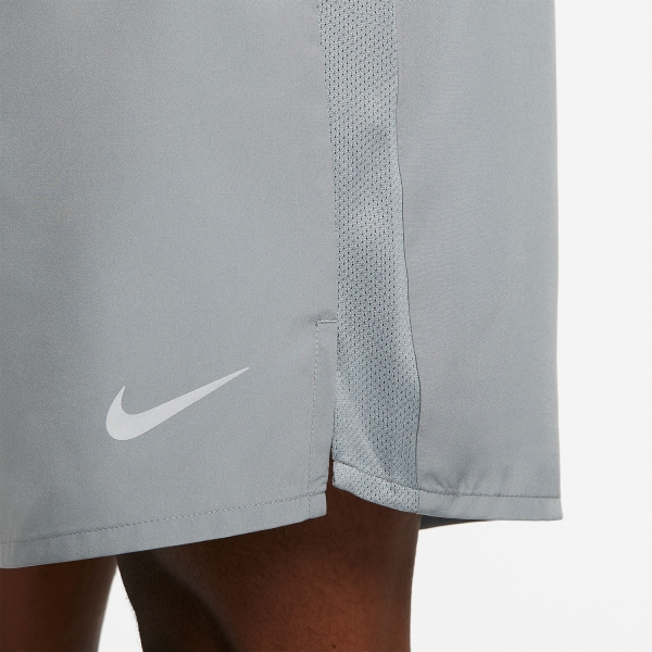 Nike Challenger Logo 7in Shorts - Smoke Grey/Reflective Silver