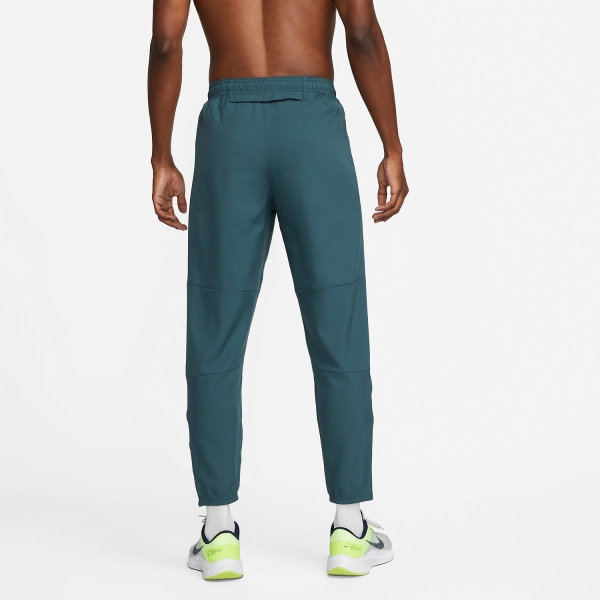 Nike Dri-FIT Challenger Woven Pantaloni - Faded Spruce/Reflective Silver