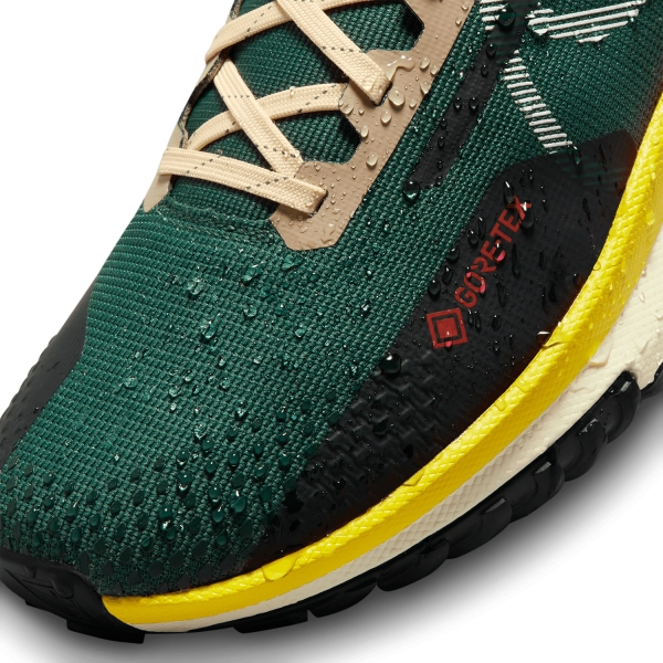 Nike React Pegasus Trail 4 GTX - Noble Green/Picante Red/Pro Green/Sail