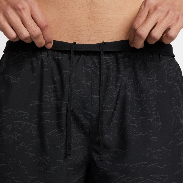 Nike Run Division Challenger 7in Shorts - Black/Reflective Silver