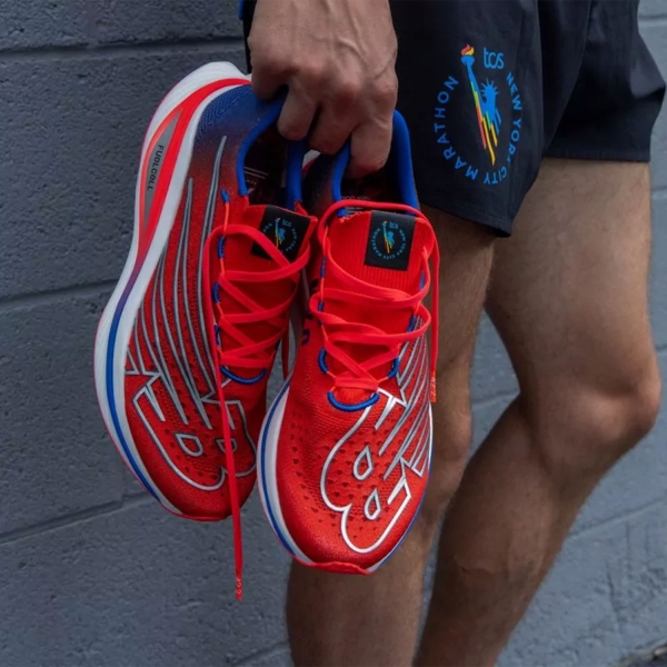 New Balance FuelCell SC Elite v3 NYCM - Electronic Red/Cobalt