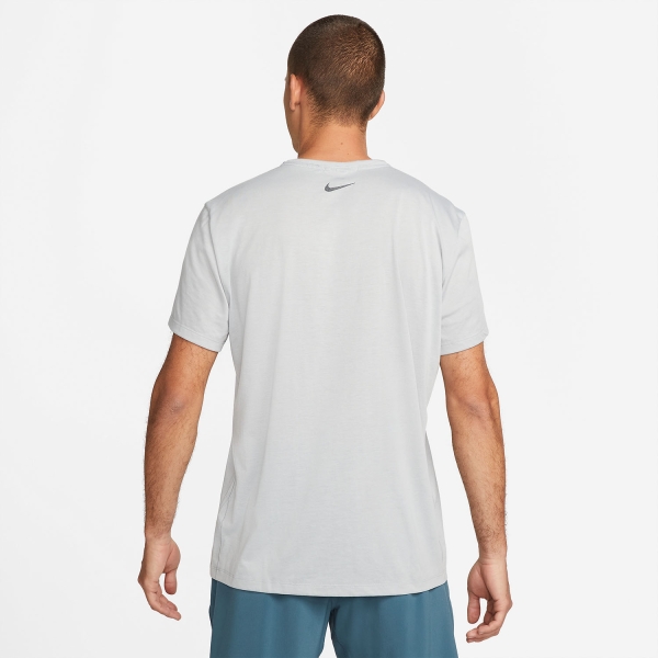 Nike Dri-FIT Yoga Camiseta - Light Smoke Grey/Iron Grey