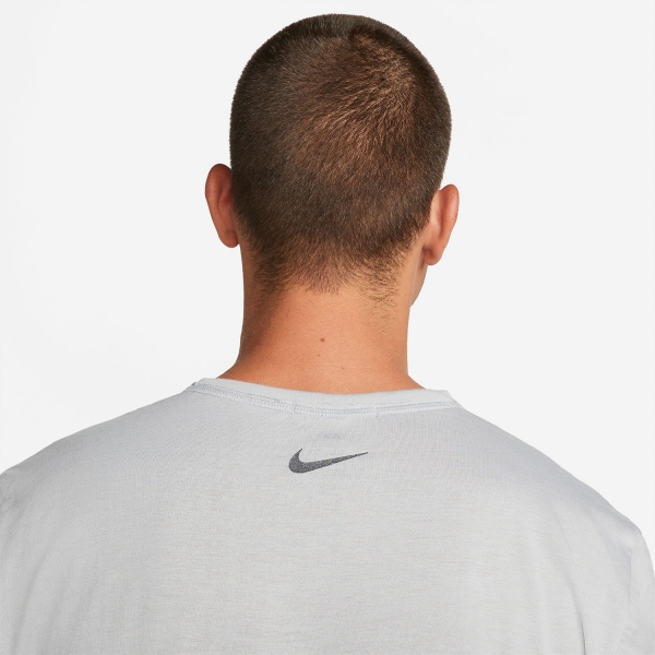 Nike Dri-FIT Yoga Camiseta - Light Smoke Grey/Iron Grey