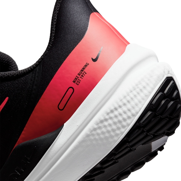 Nike Air Winflo 9 - Black/University Red/Dark Smoke Grey
