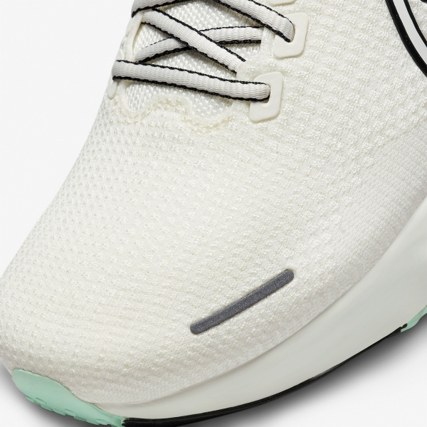 Nike ZoomX Invincible Run Flyknit 2 - Sail/Black/Light Bone