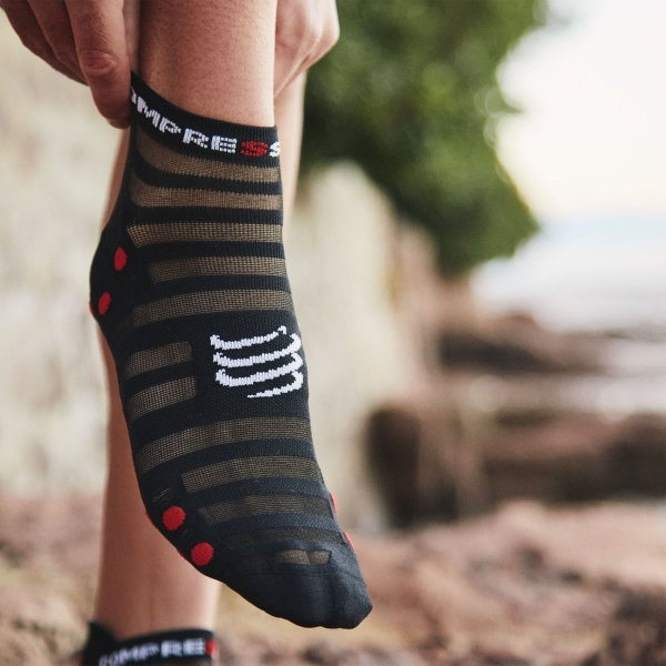 Compressport Pro Racing V4.0 Ultralight Logo Calze - Black/Red