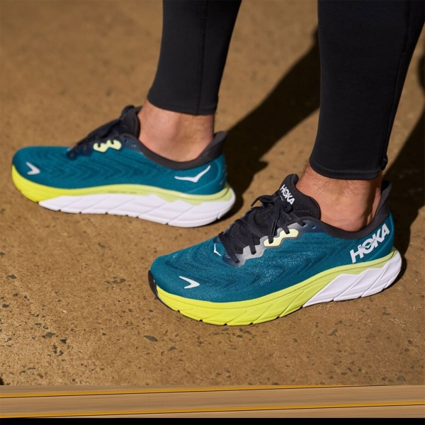 Hoka Arahi 6 - Blue Graphite/Blue Coral