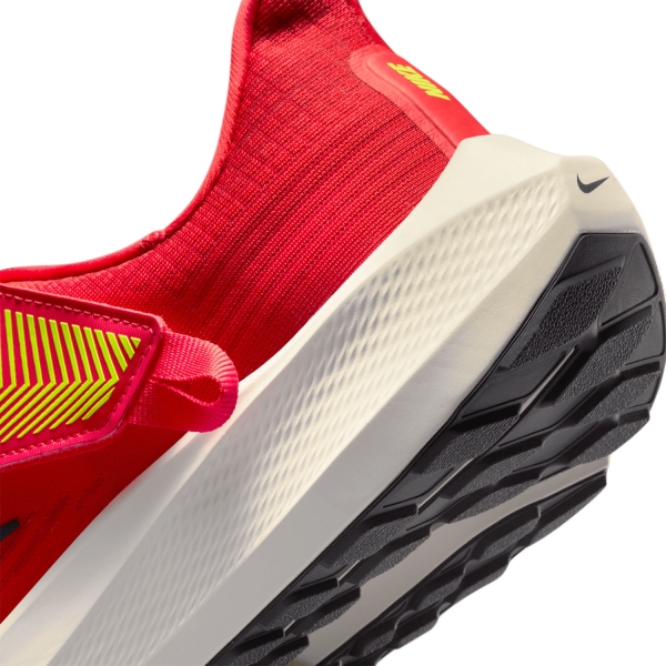 Nike Air Zoom Pegasus 39 Flyease - Siren Red/Black/Volt/Dark Smoke Grey