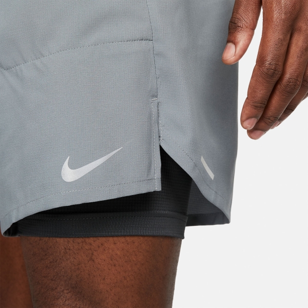 Nike Dri-FIT Stride 2 in 1 7in Shorts - Smoke Grey/Reflective Silver