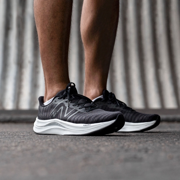 New Balance Fuelcell Propel v4 - Black